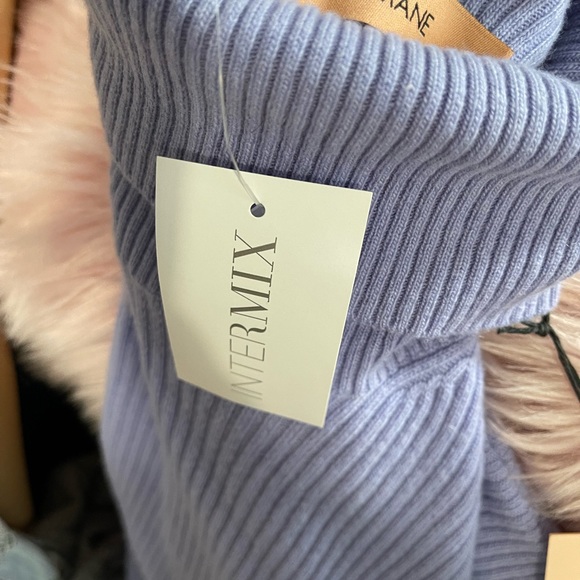 Andamane Hanya Cropped Turtleneck Sweater - Picture 8 of 12